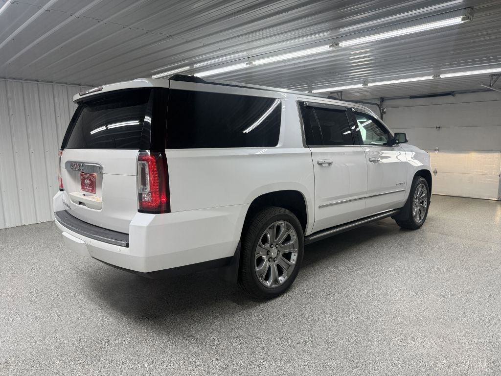 Used 2016 GMC Yukon XL Denali AWD/4WD image 7