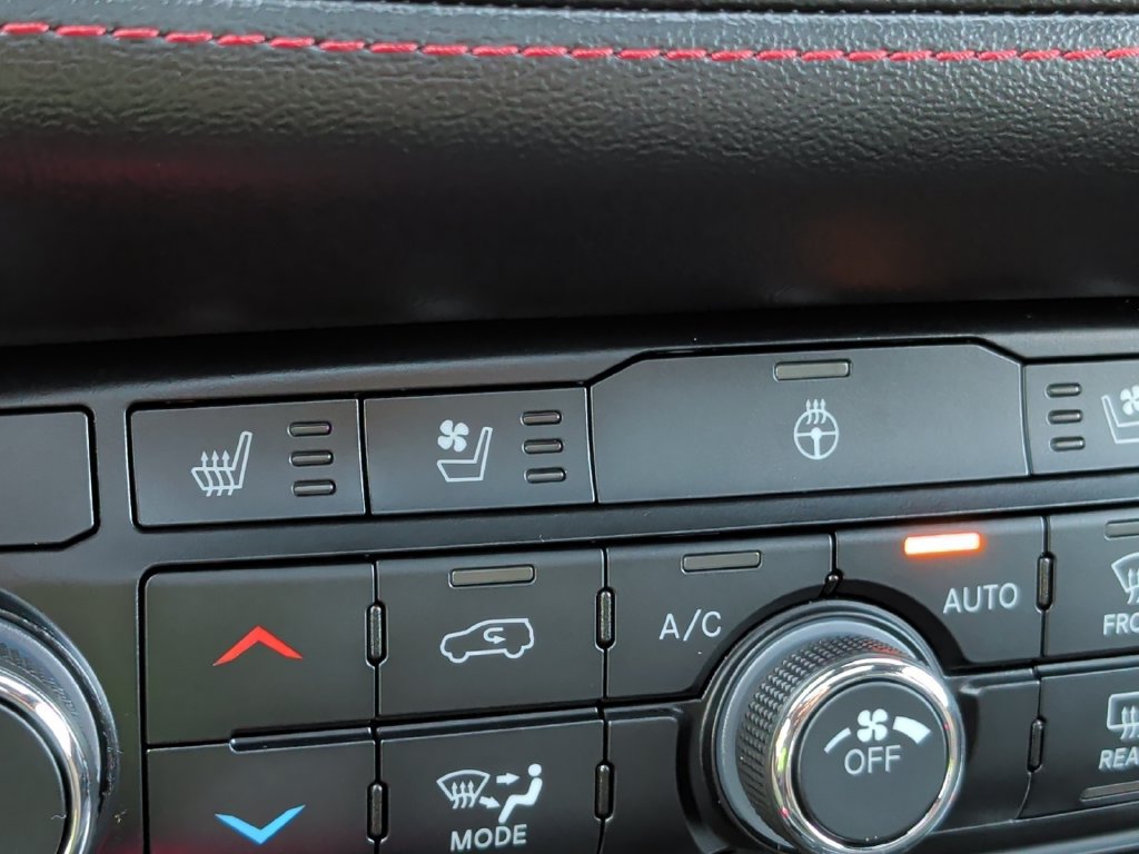 Used 2025 Dodge Durango GT AWD/4WD image 27