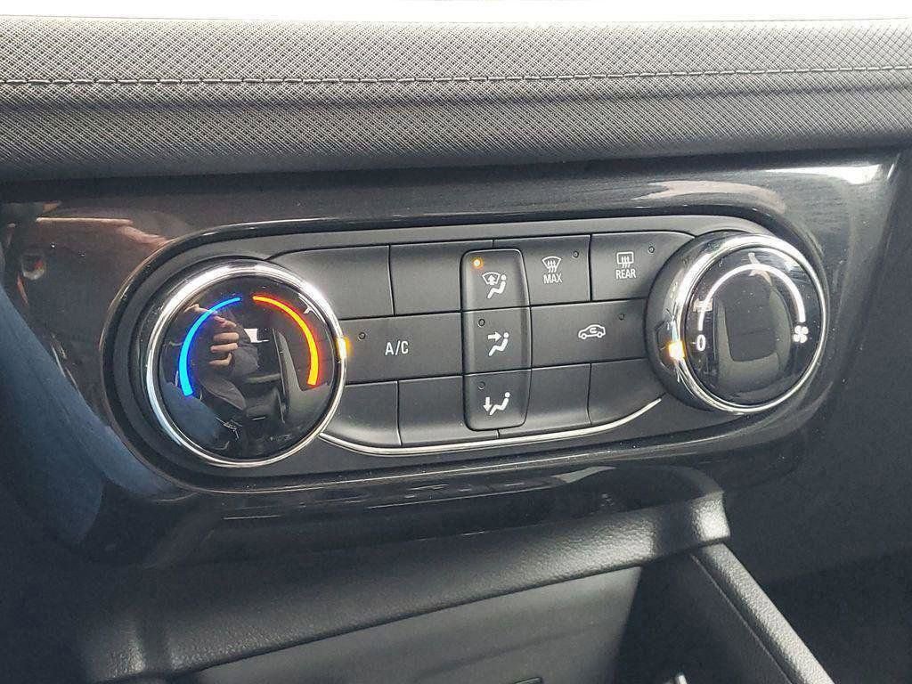 Certified 2024 Chevrolet TrailBlazer LT w/ Driver Confidence Package image 16