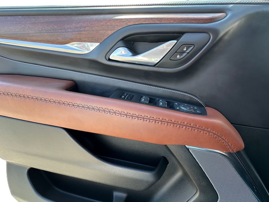 Used 2023 GMC Yukon XL Denali Ultimate image 11