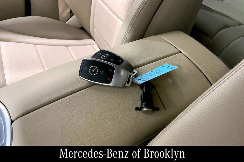 Used 2022 Mercedes-Benz GLC 300 4MATIC image 16