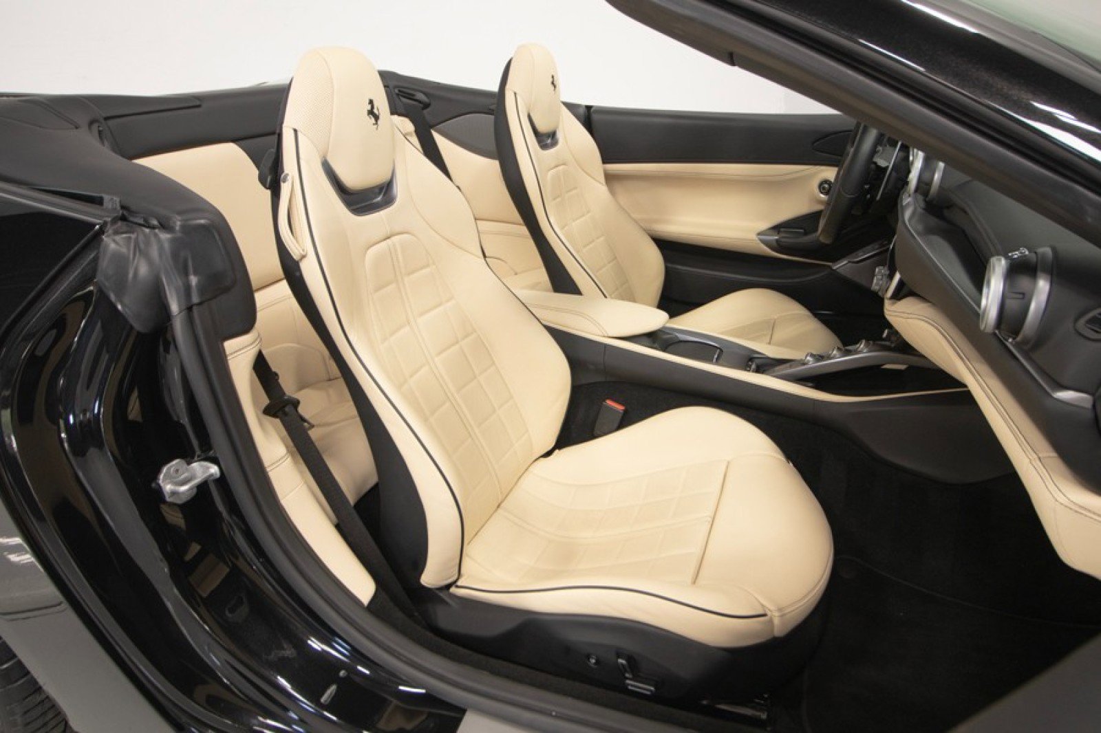 Used 2020 Ferrari Portofino image 55