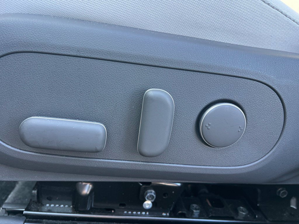Certified 2025 Hyundai Kona SEL AWD/4WD image 12