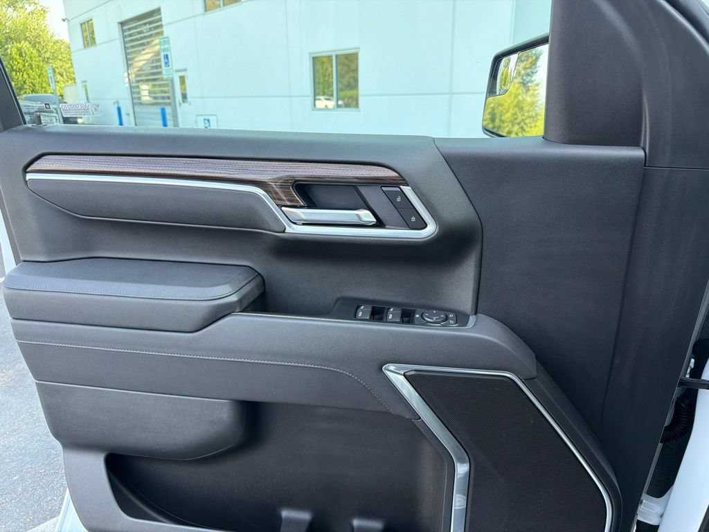 Used 2025 Chevrolet Silverado 1500 LT w/ Protection Package AWD/4WD image 19