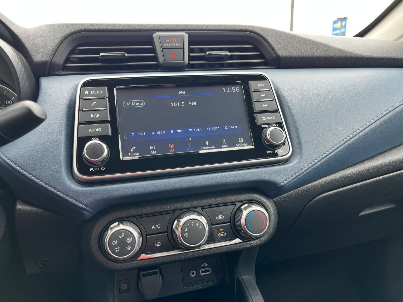 Used 2025 Nissan Versa SV FWD image 19