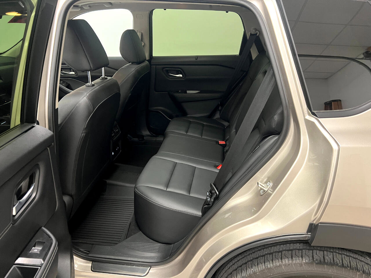 Used 2024 Nissan Rogue SL w/ SL Premium Package image 46