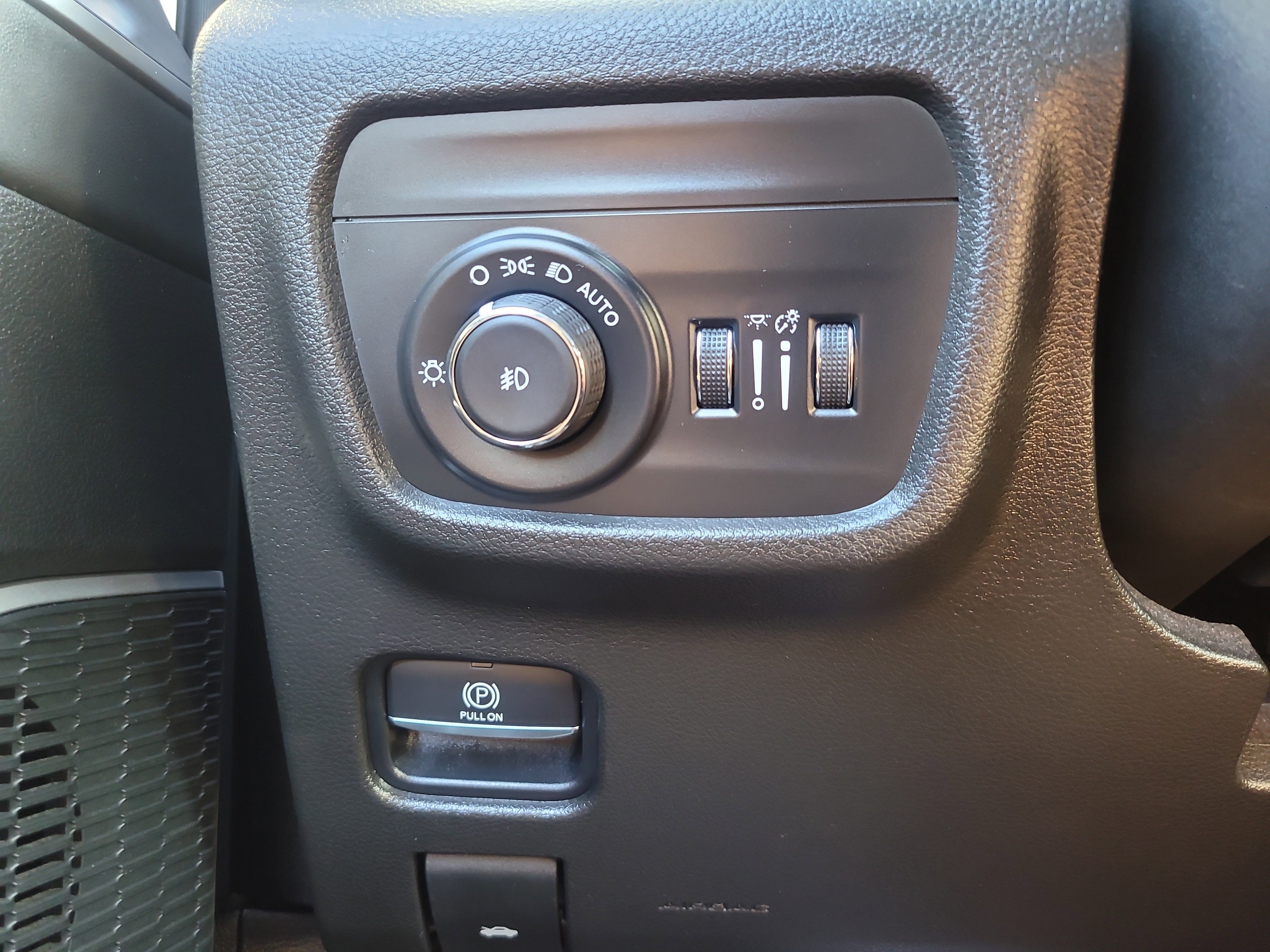 Used 2021 Jeep Grand Cherokee L Limited RWD image 32