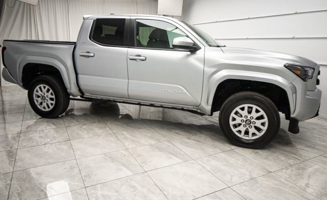 Used 2024 Toyota Tacoma SR5 image 2