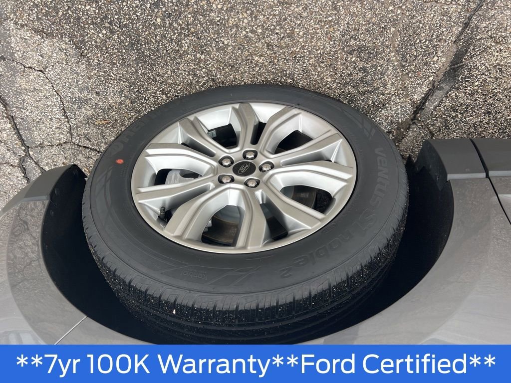 Used 2024 Ford Edge Titanium image 47
