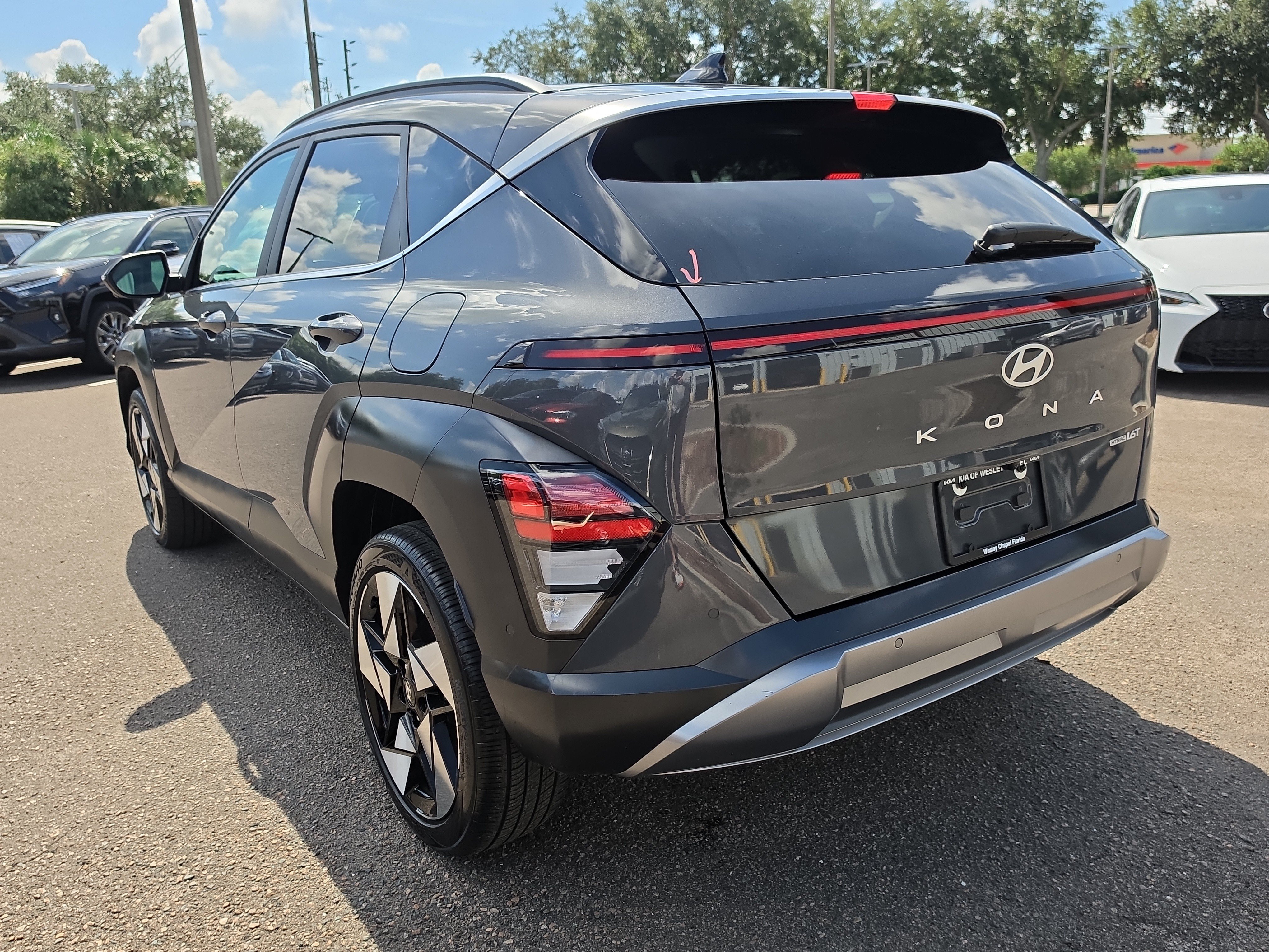 Used 2024 Hyundai Kona Limited AWD/4WD image 6