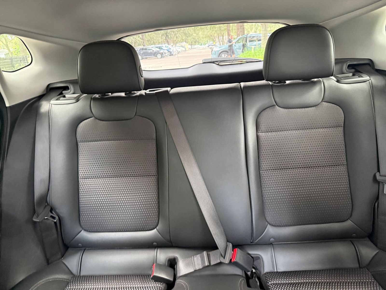 Used 2025 Chevrolet Trax LT FWD image 34