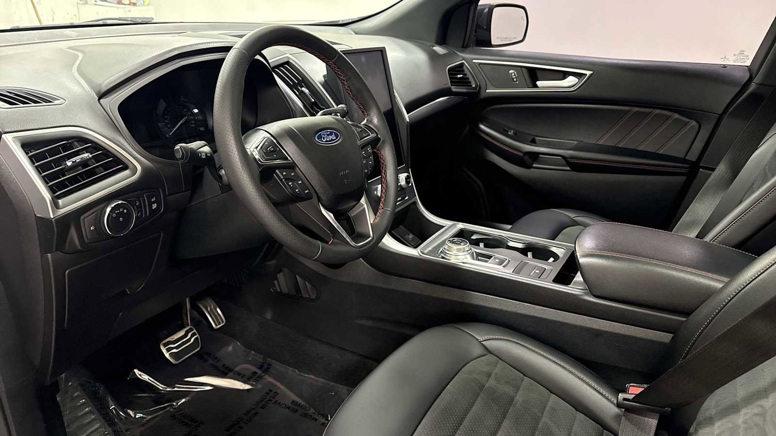 Used 2022 Ford Edge ST-Line image 12