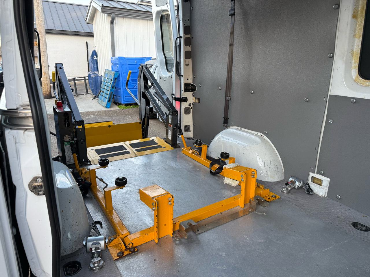 Used 2008 Dodge Sprinter 2500 image 10