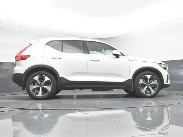 Used 2023 Volvo XC40 B4 Plus w/ Protection Package Premier image 42
