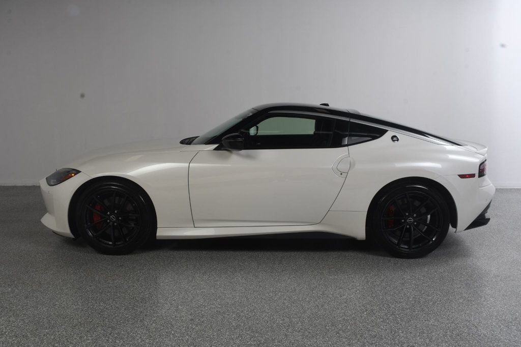 Used 2025 Nissan Z Performance w/ Floor Mat Package RWD image 3