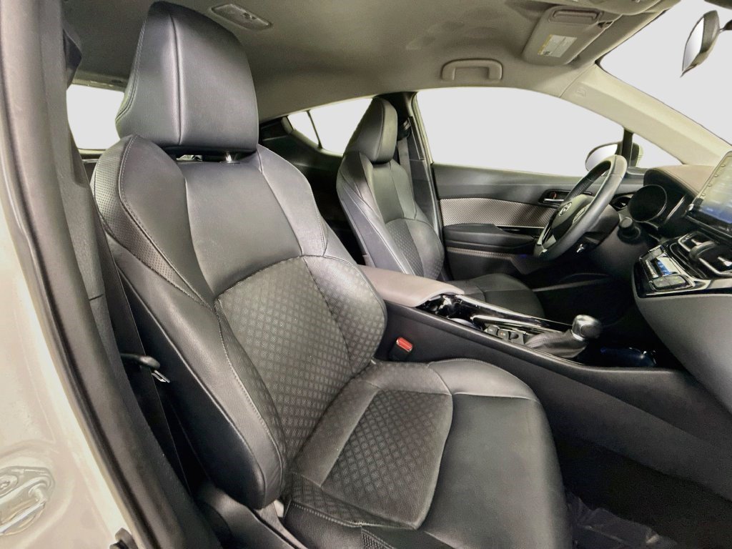 Used 2022 Toyota C-HR Limited FWD image 28