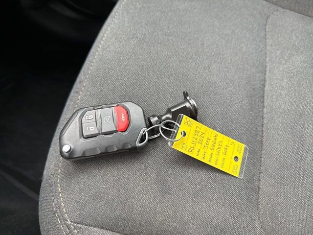 Used 2024 Jeep Gladiator Sport image 32