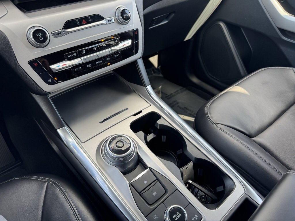 Used 2023 Ford Explorer XLT w/ Equipment Group 202A image 32