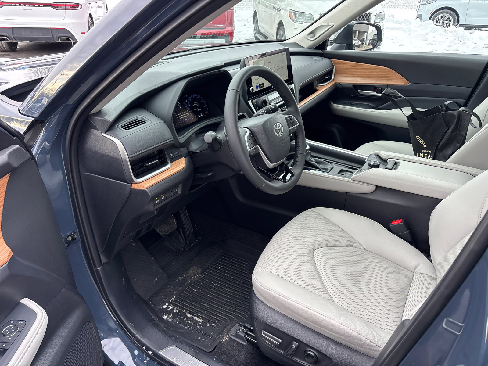 Used 2026 Toyota Grand Highlander AWD image 24