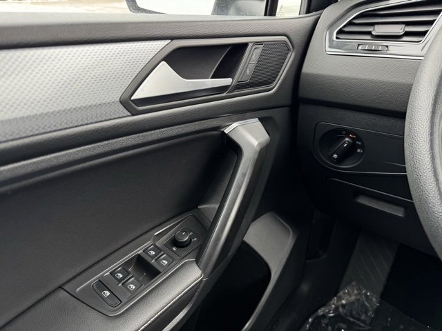 Used 2022 Volkswagen Tiguan S image 28