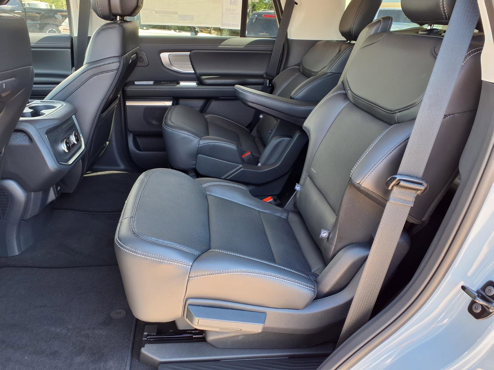 New 2026 Ford Expedition Platinum w/ Driver's Package image 9