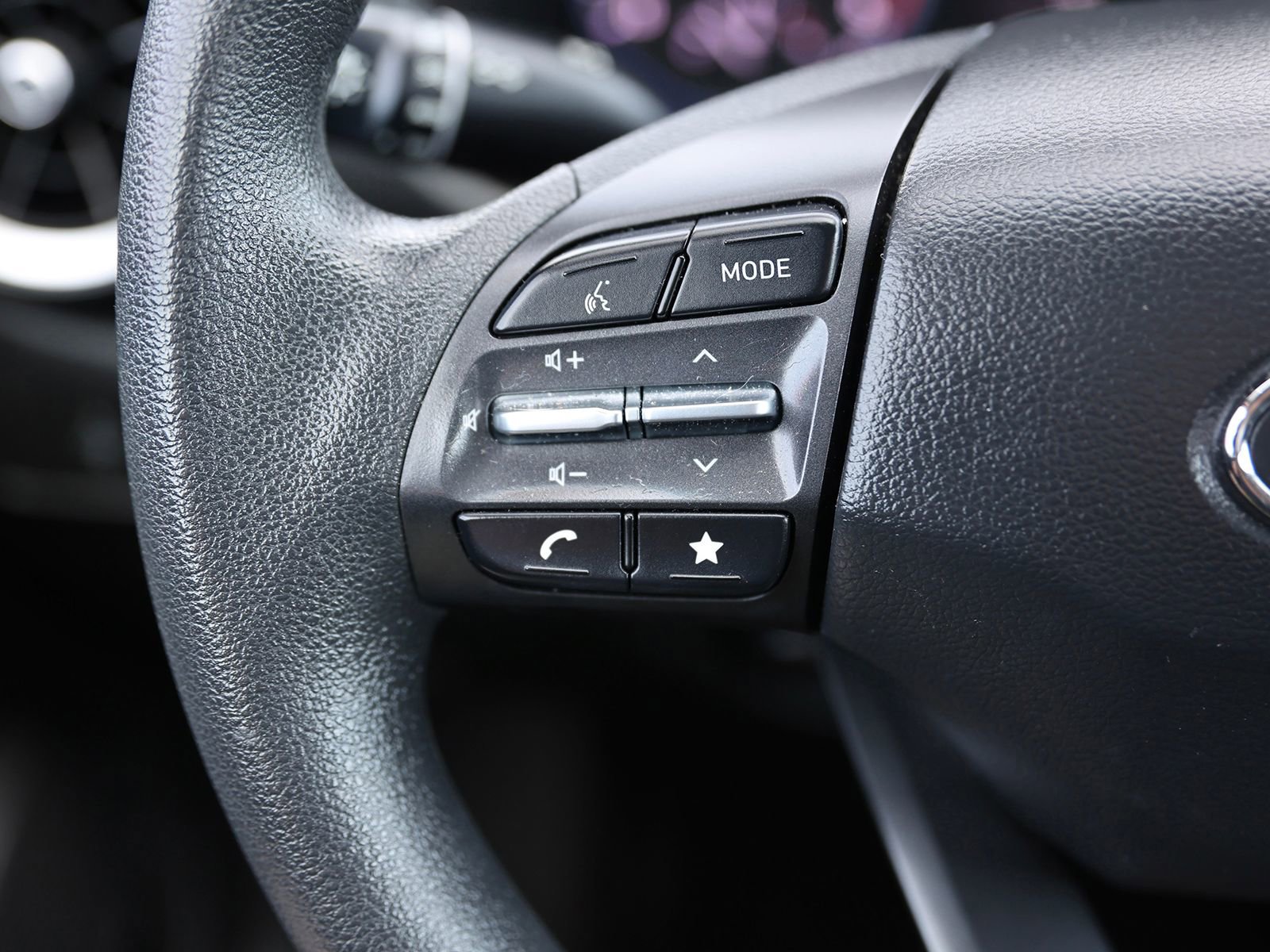 Certified 2023 Hyundai Kona SEL AWD/4WD image 33