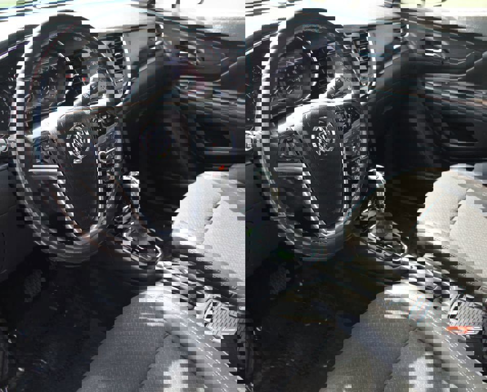 Used 2022 Buick Encore Preferred w/ Safety Package image 13