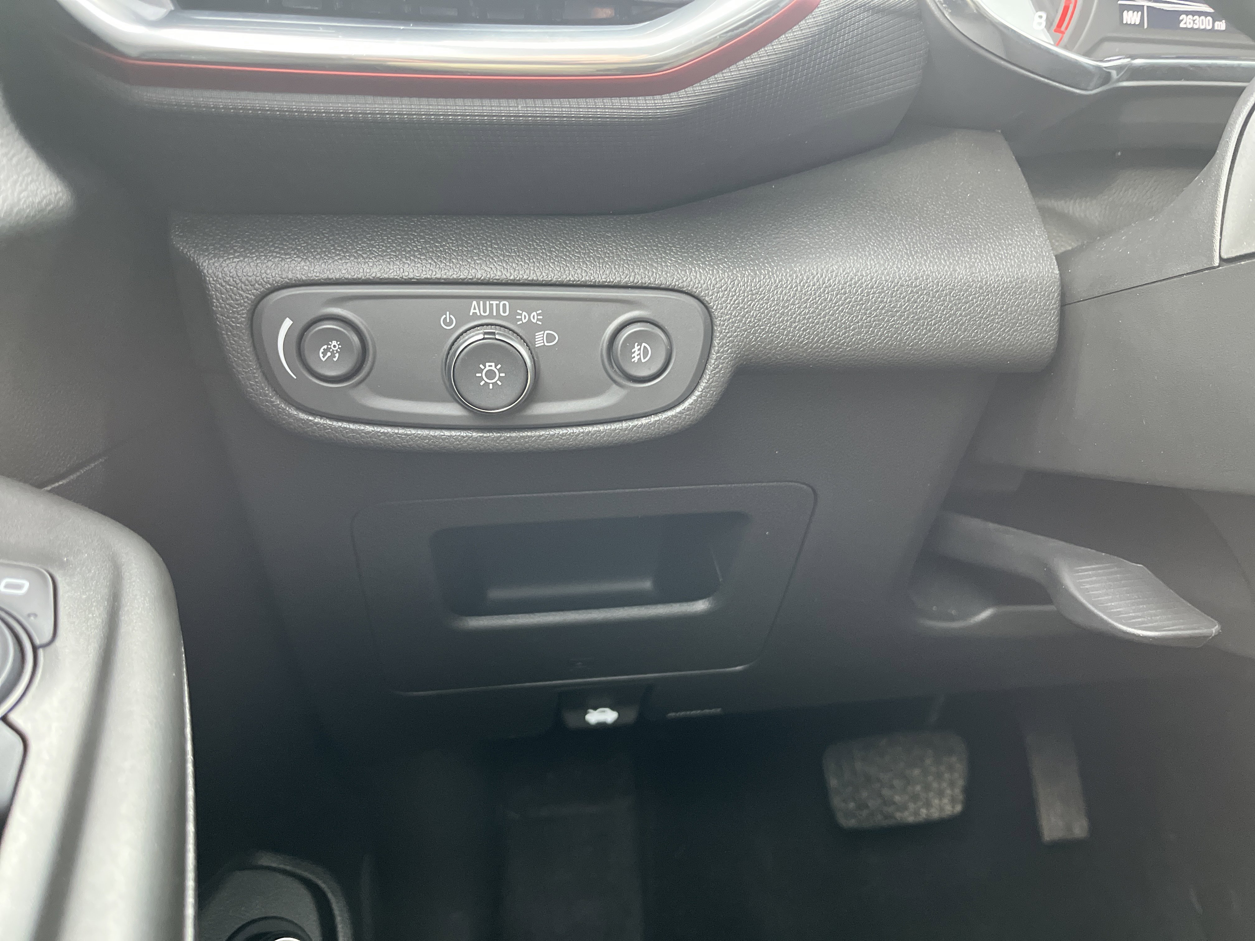 Used 2023 Chevrolet TrailBlazer RS w/ Sun and Liftgate Package image 22