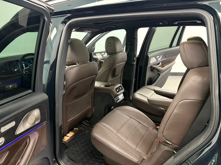 Used 2022 Mercedes-Benz GLS 450 4MATIC w/ AMG Line Exterior image 40