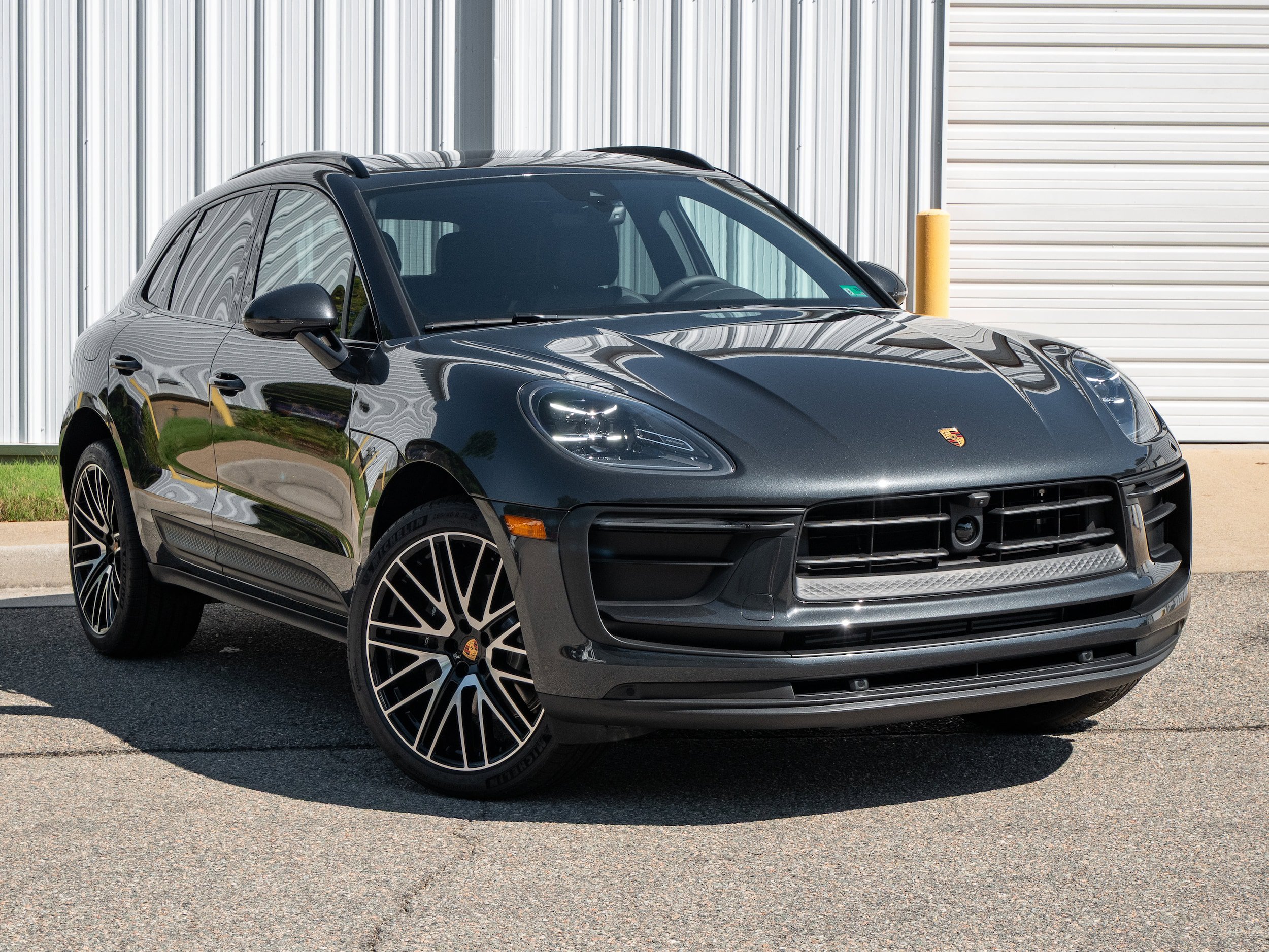 Certified 2026 Porsche Macan AWD/4WD image 11