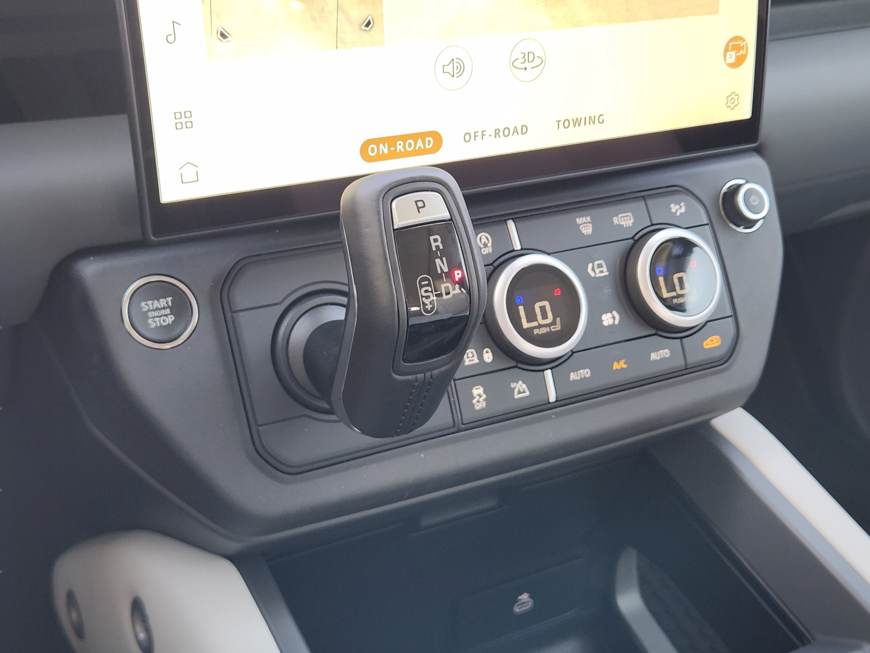 New 2026 Land Rover Defender 110 X-Dynamic SE AWD/4WD image 15