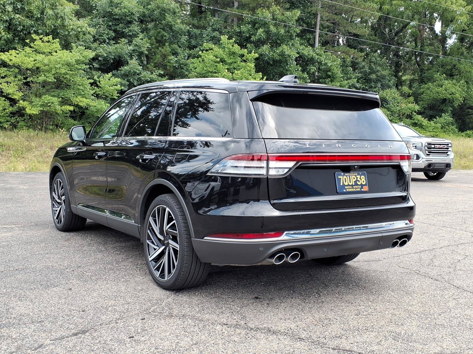 Used 2025 Lincoln Aviator Reserve w/ Equipment Group 201A AWD/4WD image 12