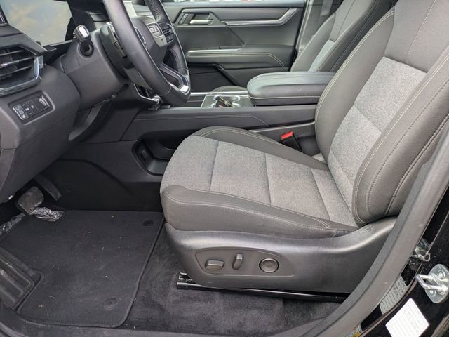 Used 2025 GMC Acadia Elevation image 13