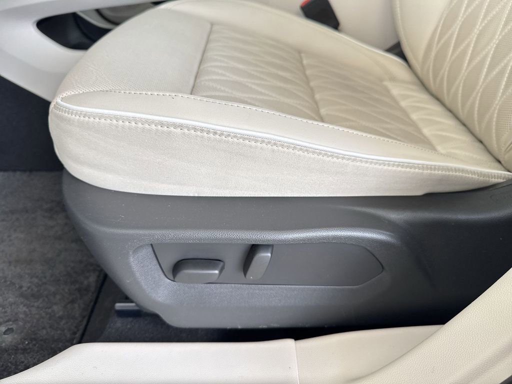 Certified 2023 Buick Envision Avenir AWD/4WD image 10