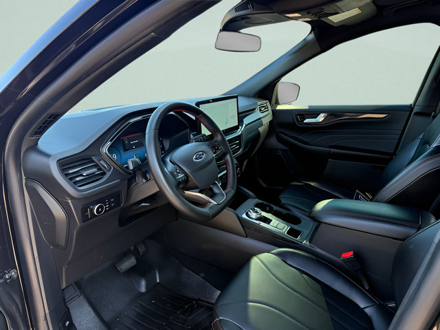 Used 2025 Ford Escape ST-Line Elite w/ Premium Technology Package AWD/4WD image 4