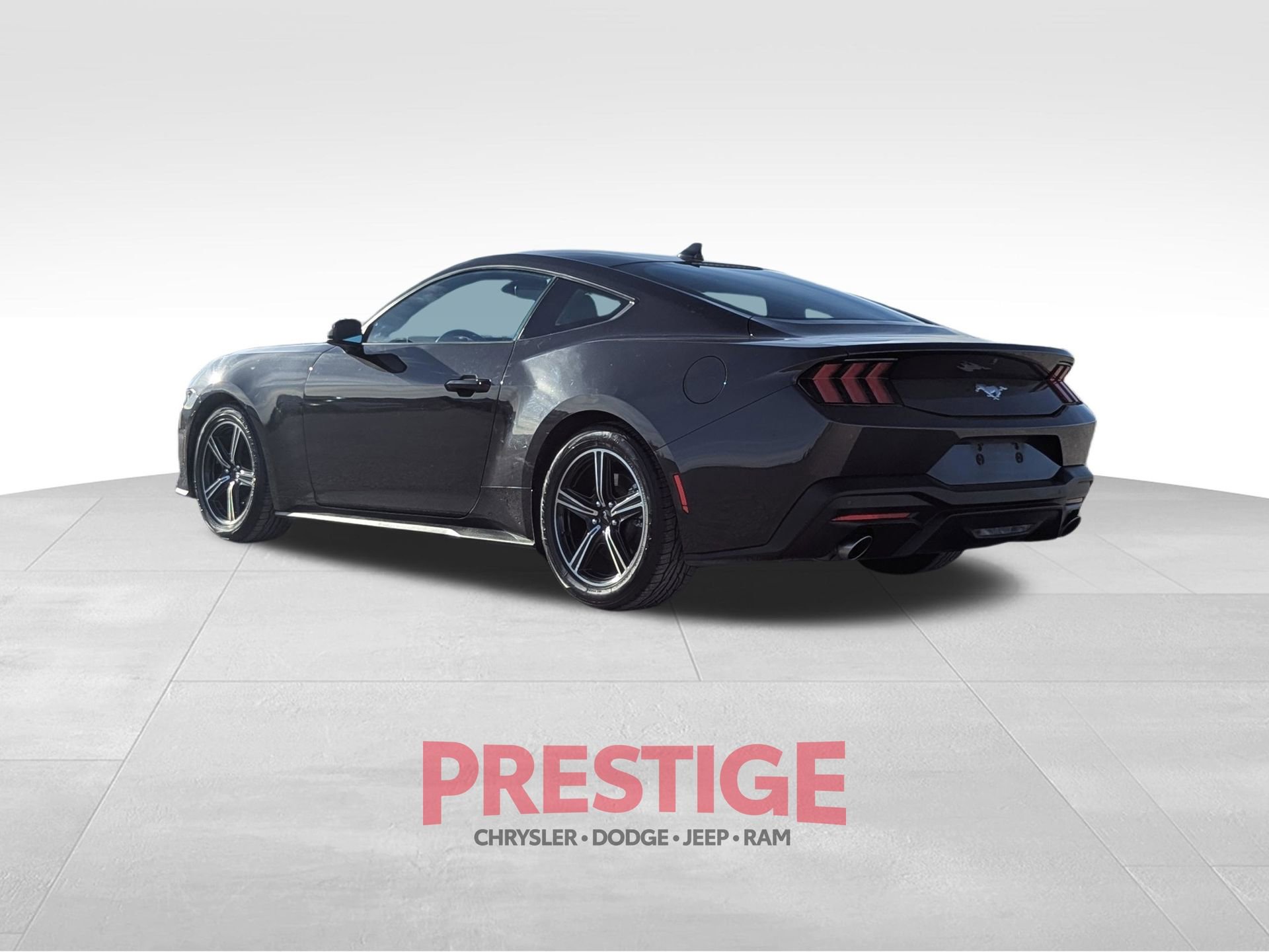 Used 2024 Ford Mustang EcoBoost image 10