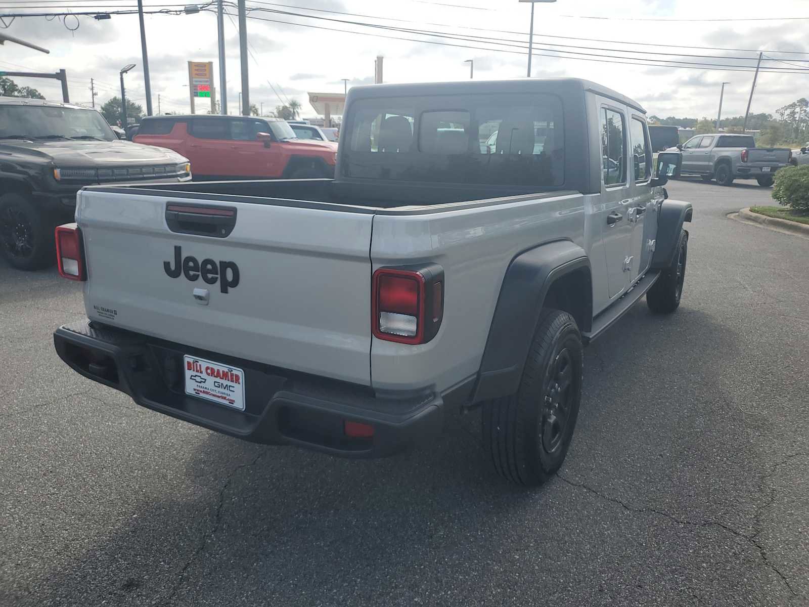 Used 2024 Jeep Gladiator Sport image 6