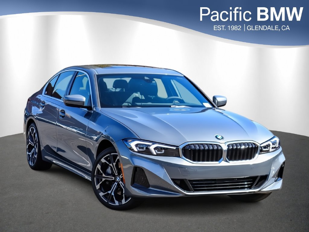 New 2026 BMW 330i Sedan w/ Convenience Package RWD image 1