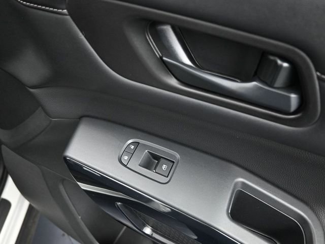 Used 2024 Nissan Pathfinder SV image 34