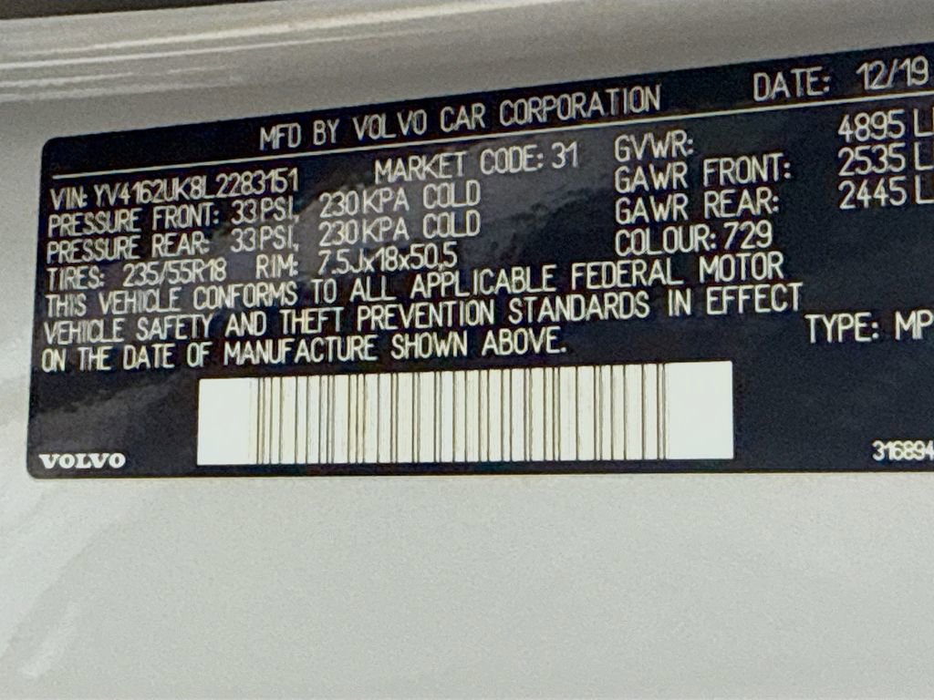 Used 2020 Volvo XC40 T5 Momentum image 32