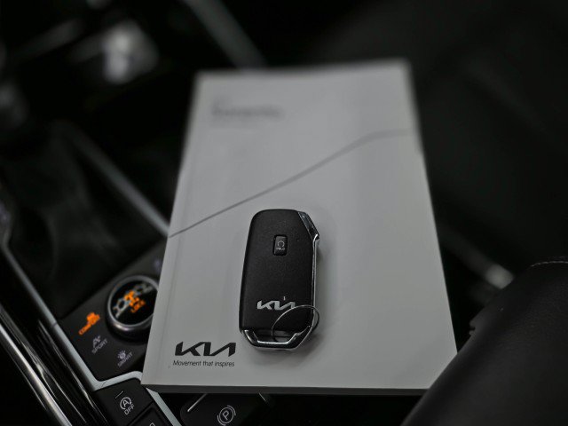 Used 2022 Kia Sorento SX AWD/4WD image 40