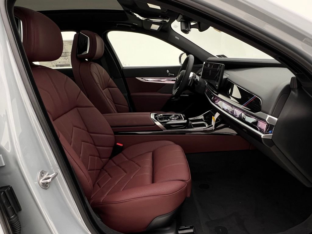 New 2026 BMW 740i xDrive w/ Premium Package image 13