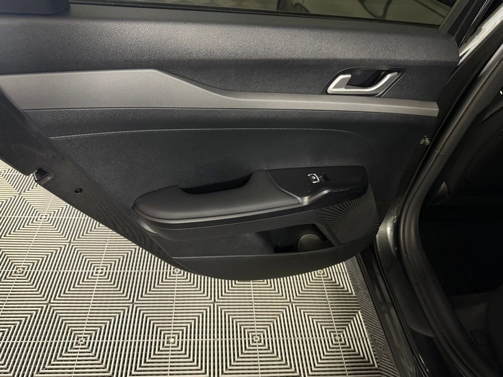 Used 2025 Kia K5 LXS image 26