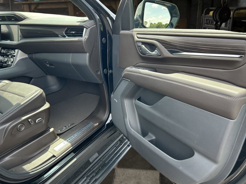 Certified 2024 GMC Yukon Denali w/ Denali Reserve Package AWD/4WD image 17