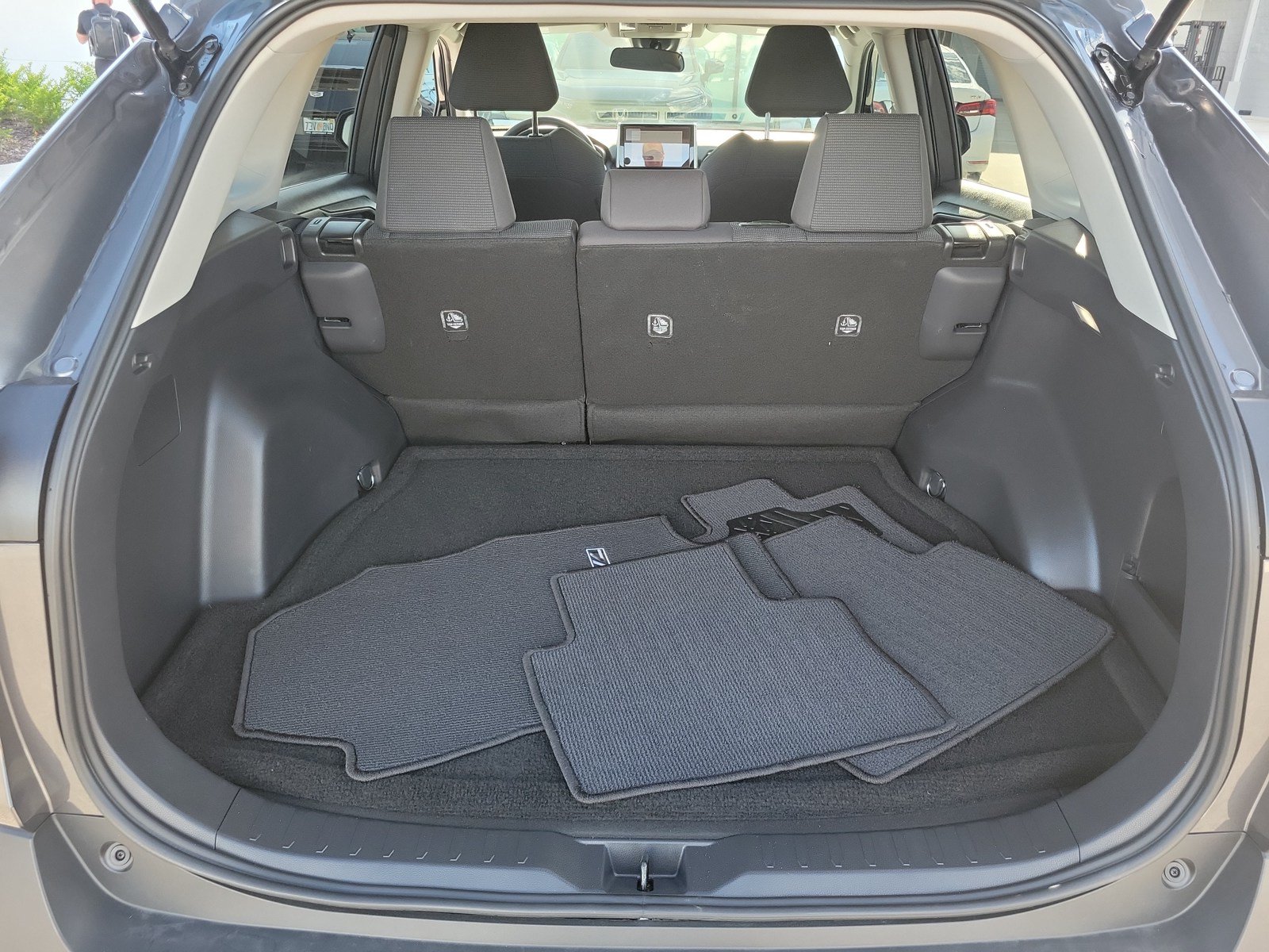 Used 2025 Toyota RAV4 LE FWD image 28