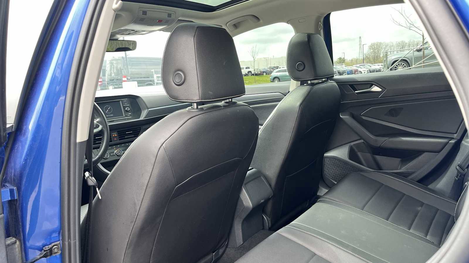 Used 2023 Volkswagen Jetta SE FWD image 30