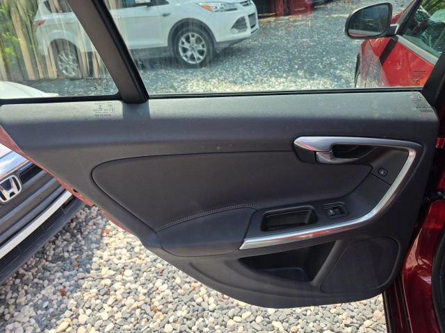 Used 2015 Volvo V60 T5 FWD image 18