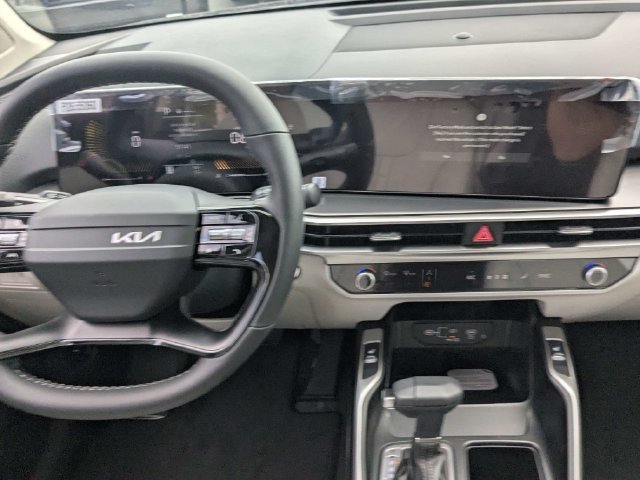 New 2026 Kia Sorento S FWD image 17