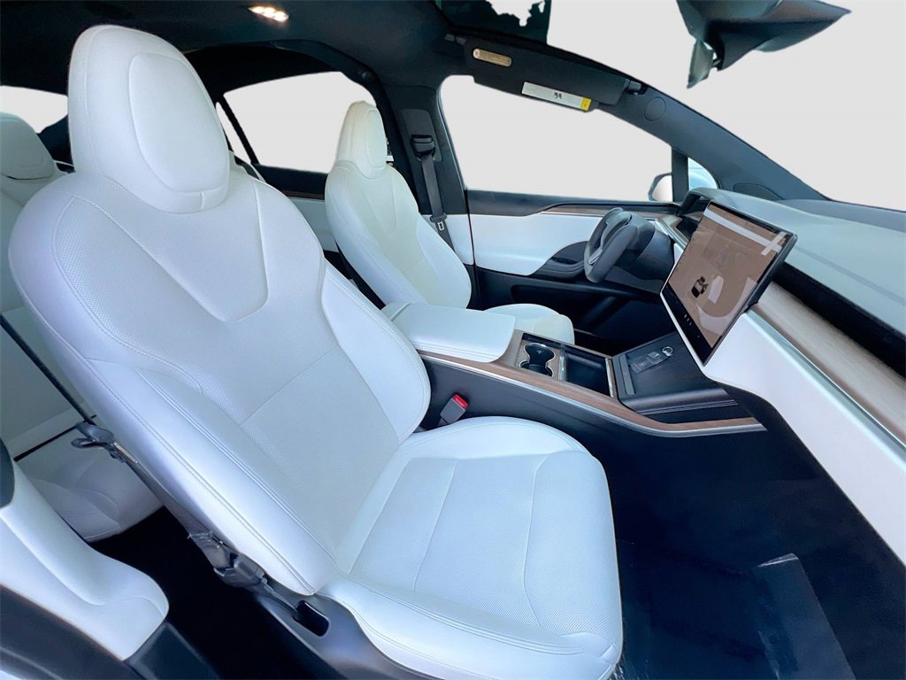 Used 2022 Tesla Model X image 28