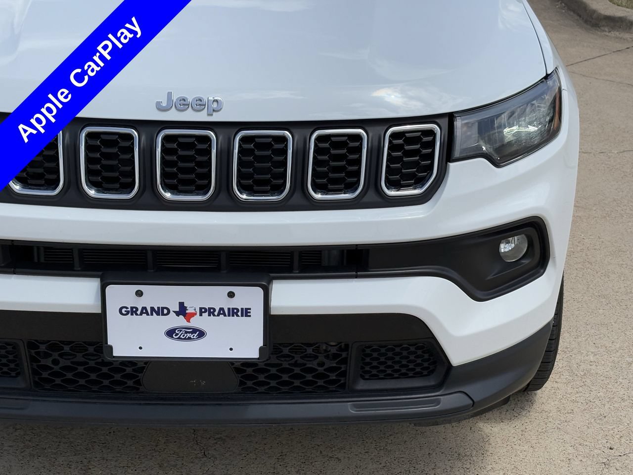Used 2024 Jeep Compass Latitude AWD/4WD image 11